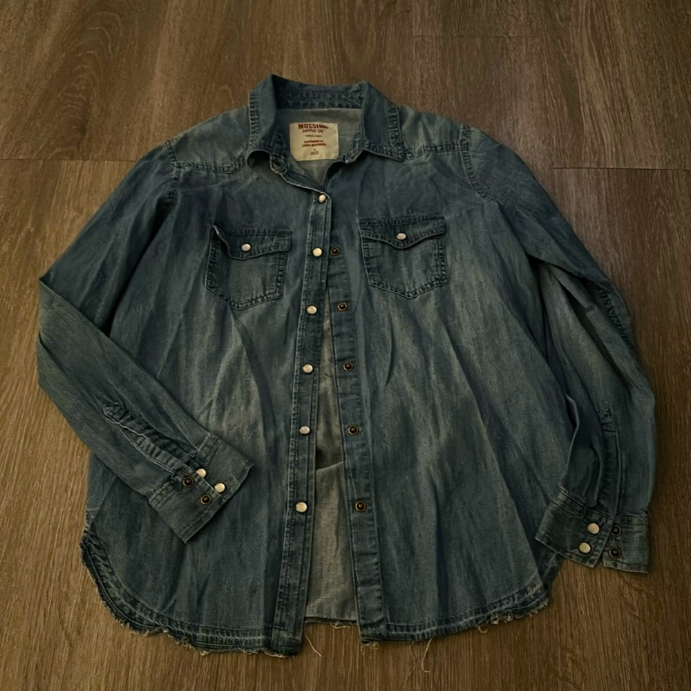 Lightweight Jean button top
